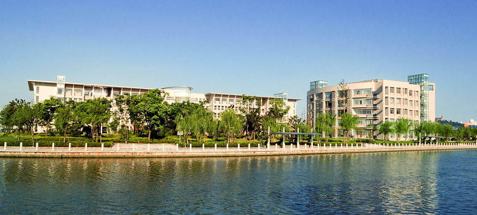 上海政法学院校园图片